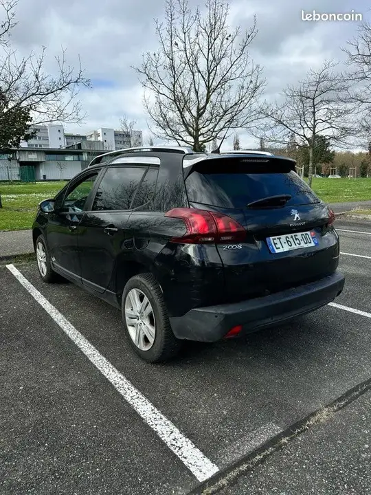 Peugeot 2008 2017 photo 3