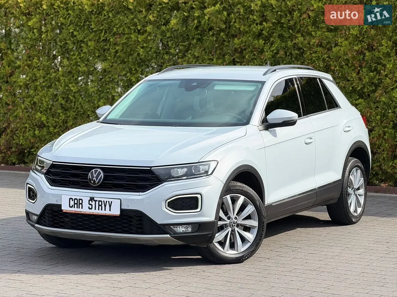 Volkswagen T-Roc 2020 photo 2