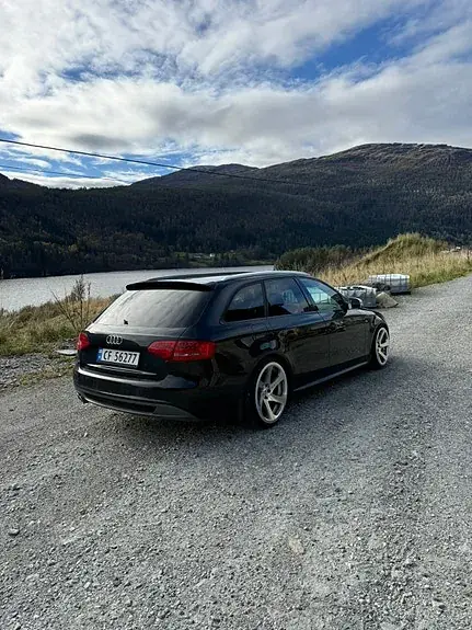 Audi A4 2011 photo 4