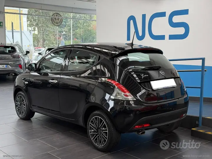 Lancia Ypsilon 2022 photo 2