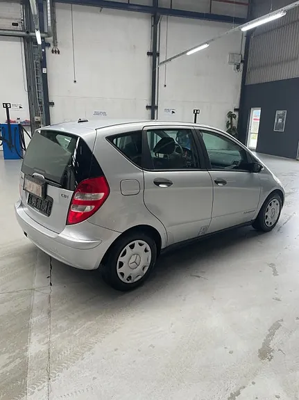Mercedes-Benz A160 2009 photo 3