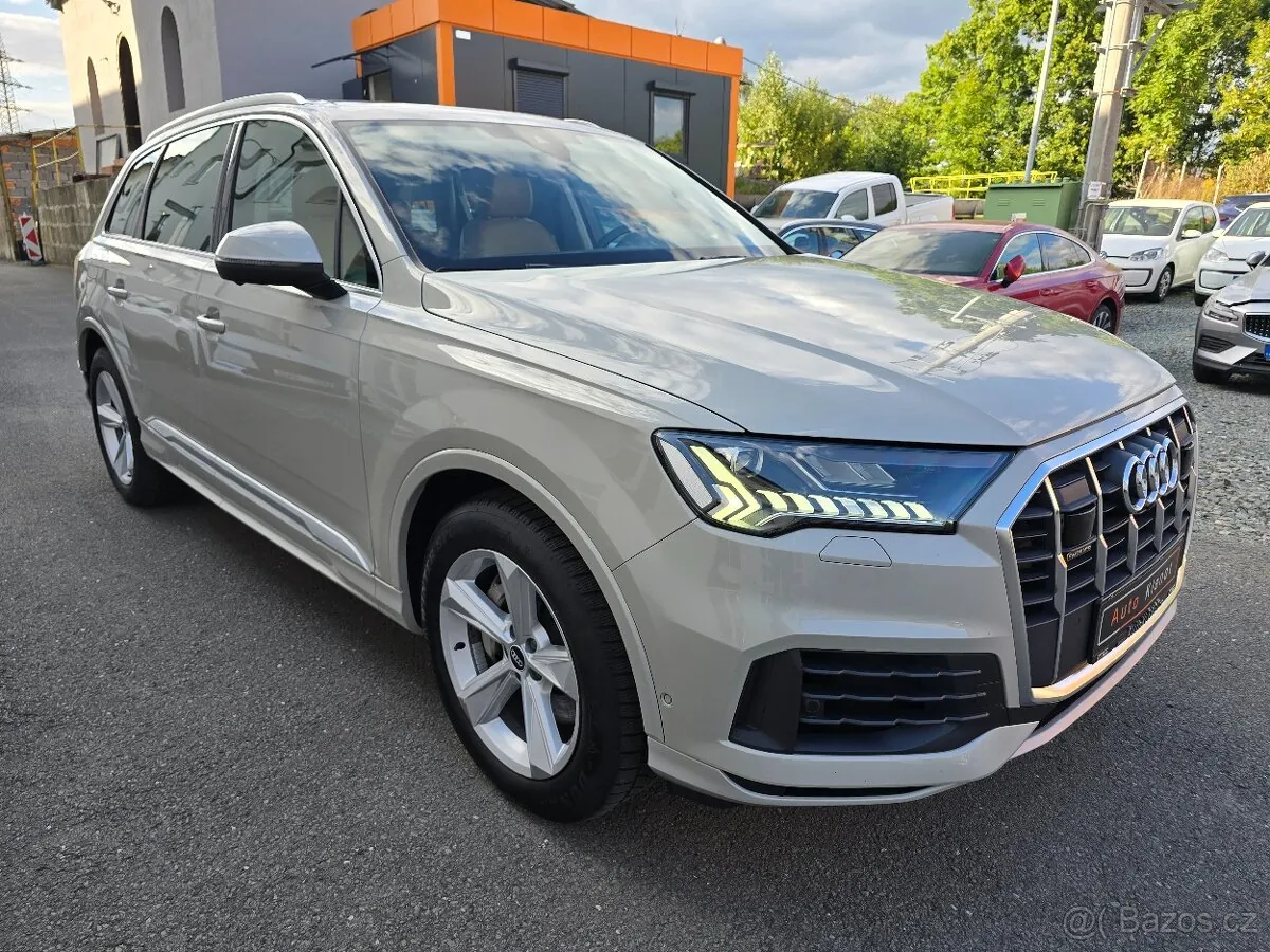 Audi Q7 2021 photo 2