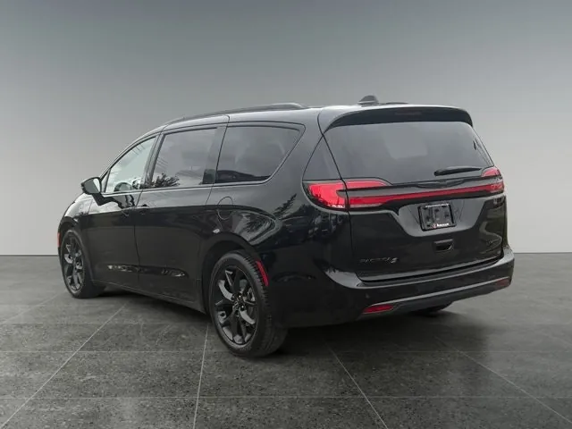 Chrysler Pacifica Limited 2025 photo 4