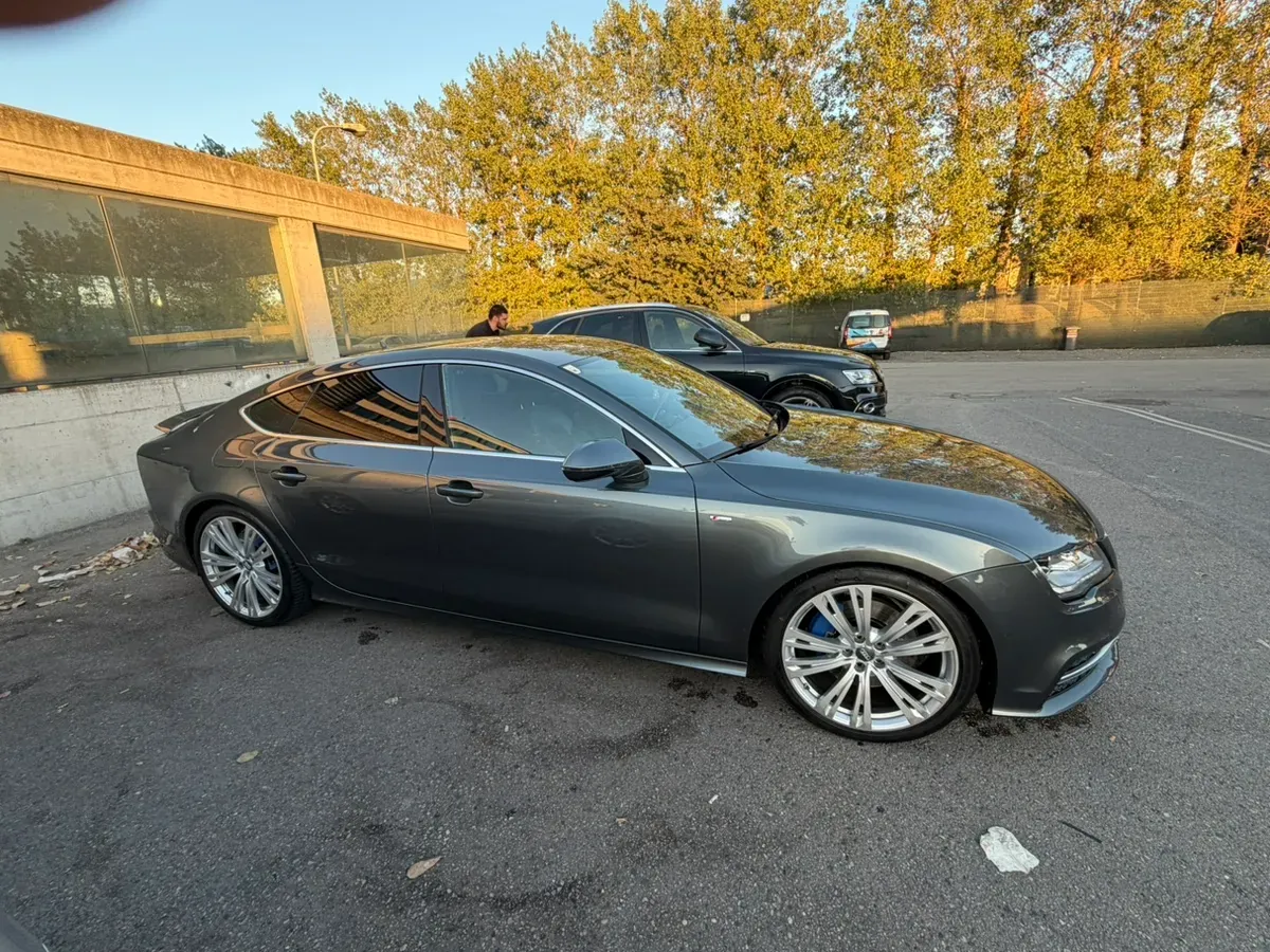 Audi A7 2011 photo 2