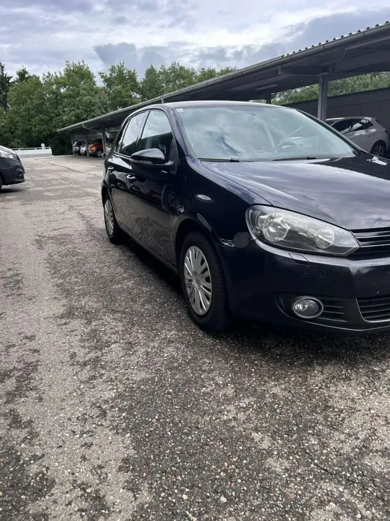 Volkswagen Golf 2011 photo 2