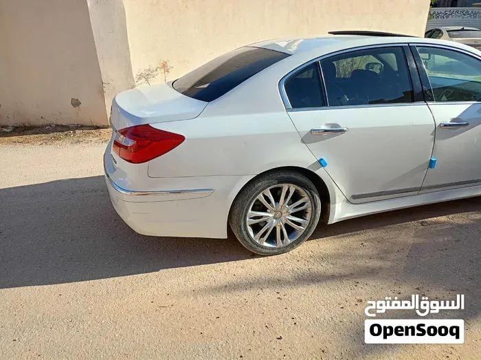 Genesis G70 2014 photo 2