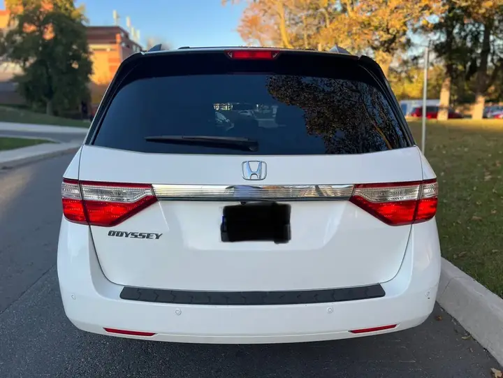 Honda Odyssey 2011 photo 4