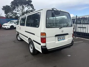 Toyota Hiace 1998 photo 4