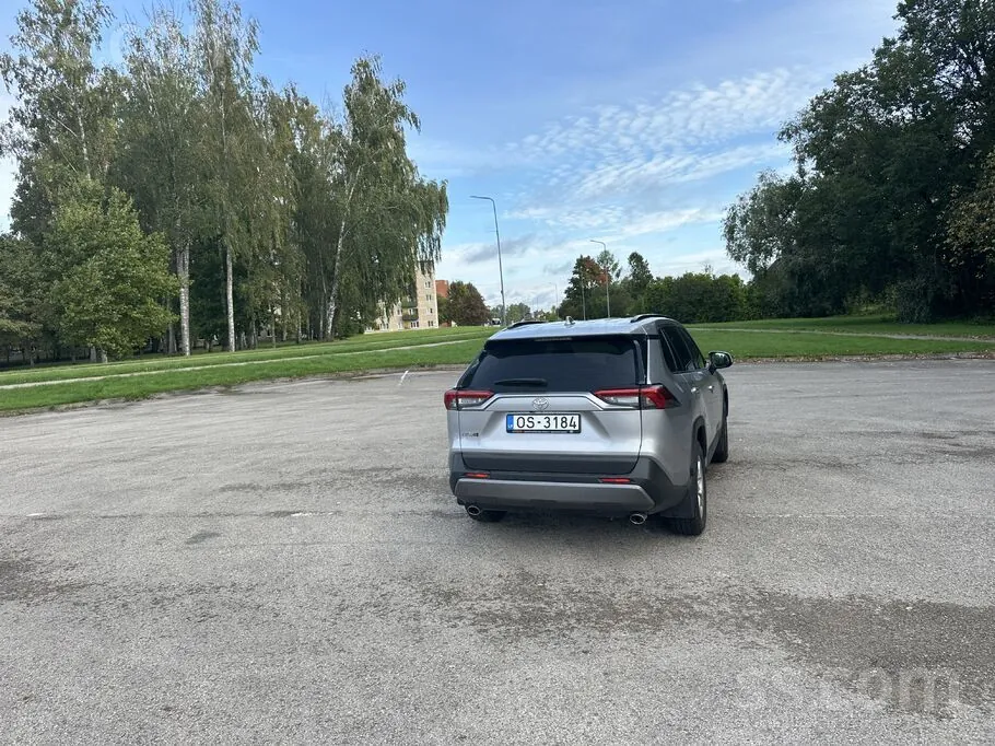 Toyota Rav4 2020 photo 3