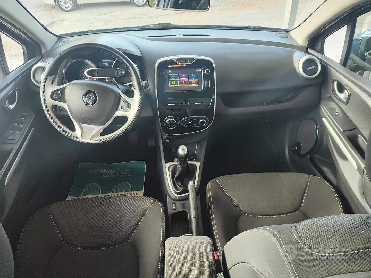 Renault Clio 2016 photo 2