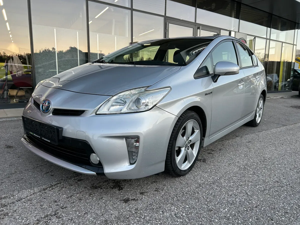 Toyota Prius 2012 photo 2