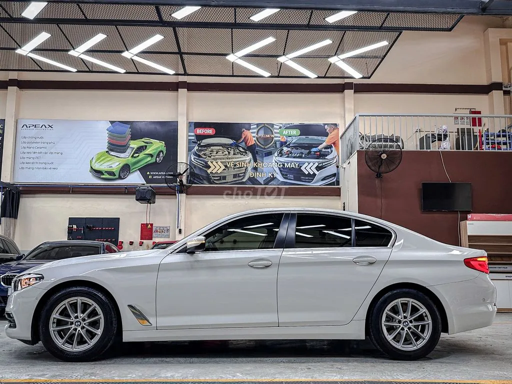 BMW 5 Series 2019 photo 3