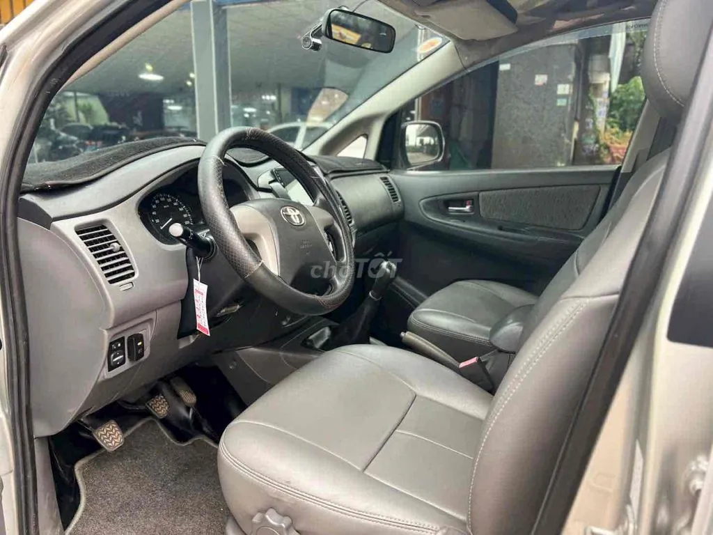 Toyota Innova 2012 photo 5