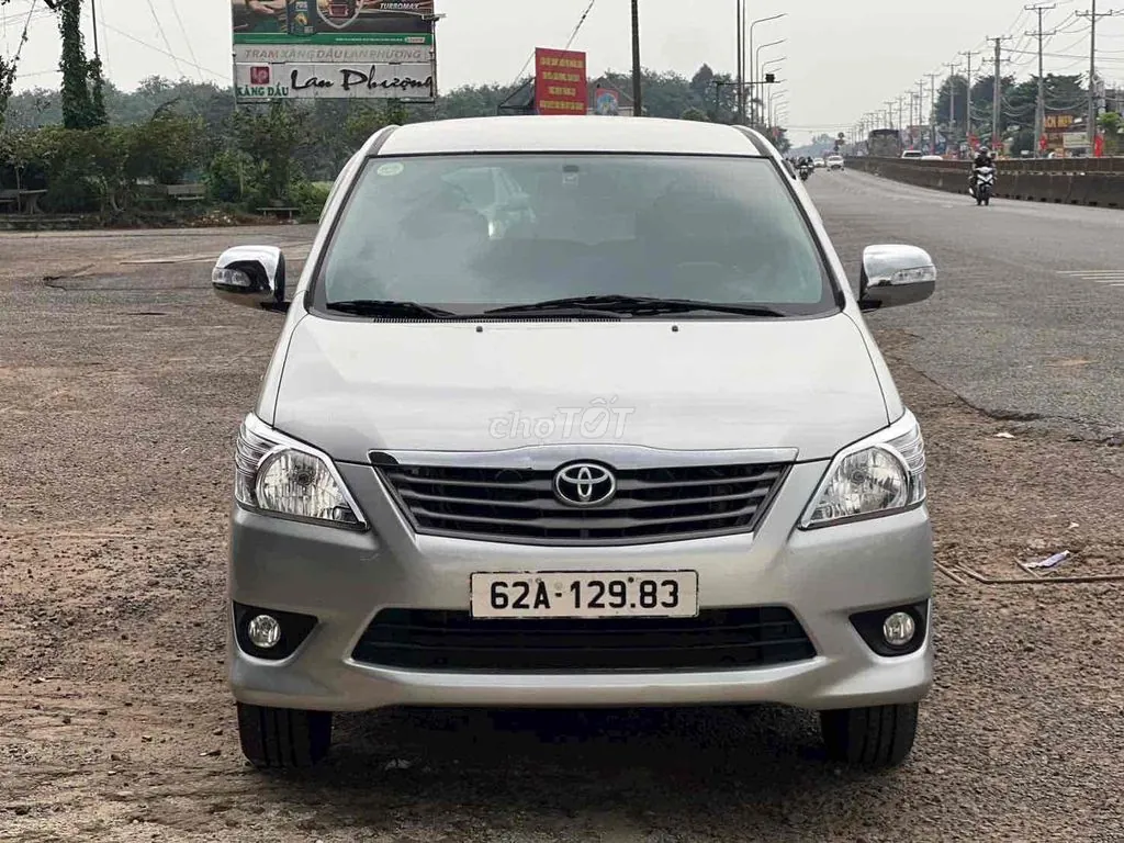 Toyota Innova 2012 photo 3