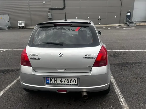 Suzuki Swift 2006 photo 3