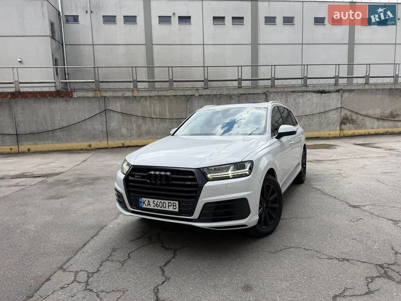 Audi Q7 2016 photo 2