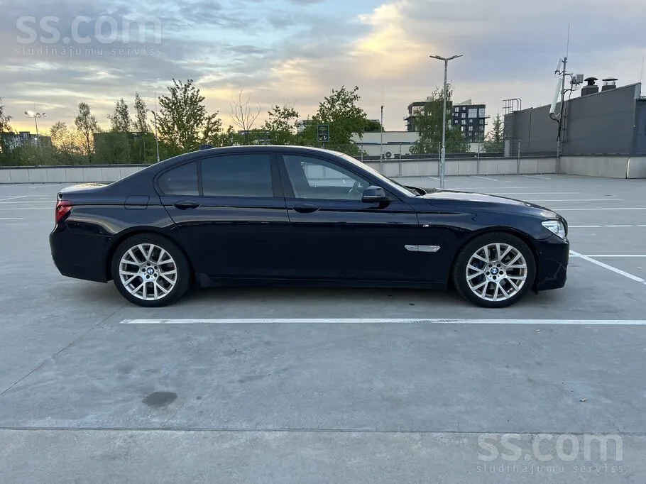 BMW 750D 2012 photo 5