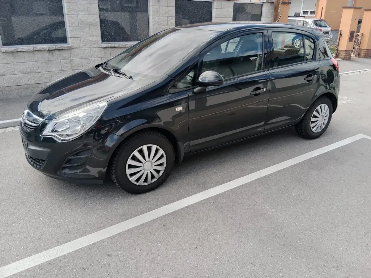 Opel Corsa 2013 photo 2