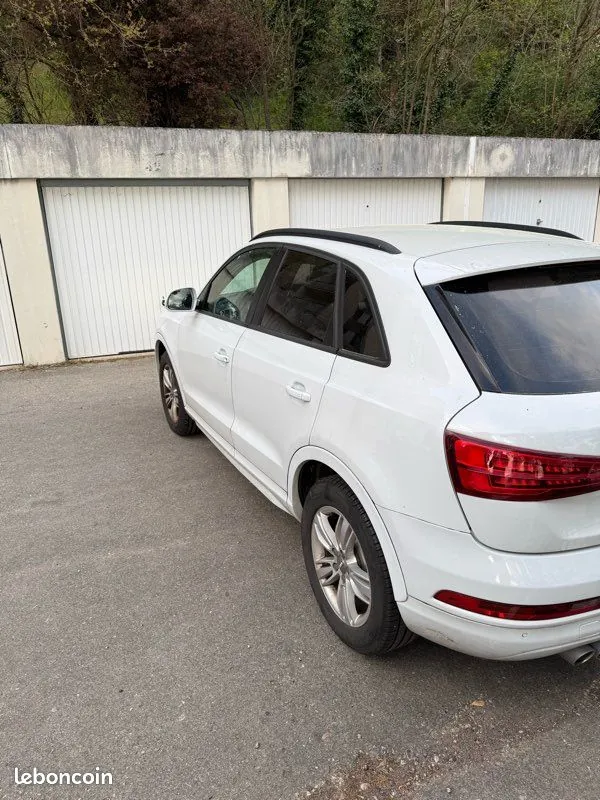 Audi Q3 2015 photo 2