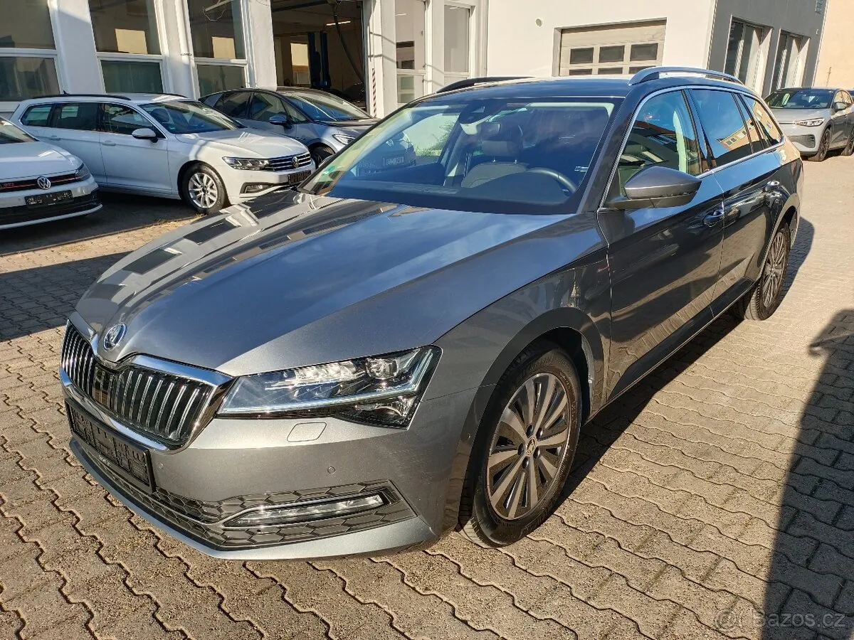 Skoda Superb 2023 photo 2