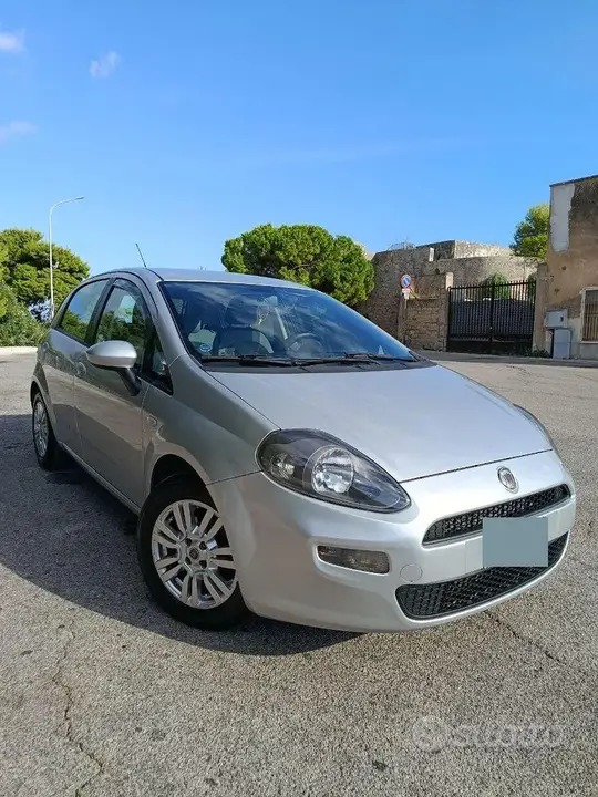 Fiat Punto 2012 photo 2
