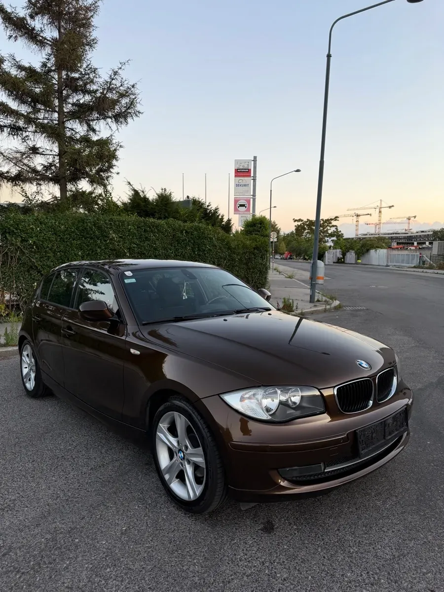 BMW 1 Series 2009 photo 3