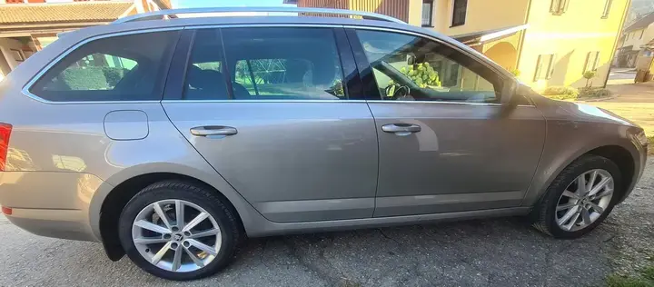 Skoda Octavia Combi 2017 photo 3