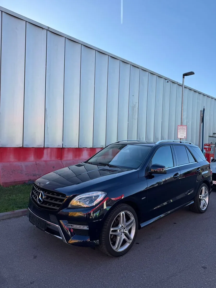 Mercedes-Benz M-Class 2012 photo 2