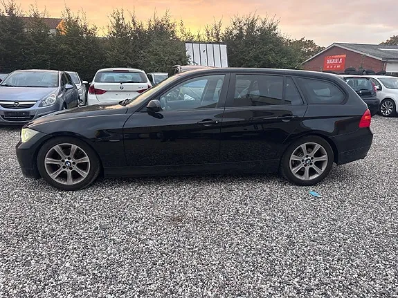 BMW 320I 2008 photo 2