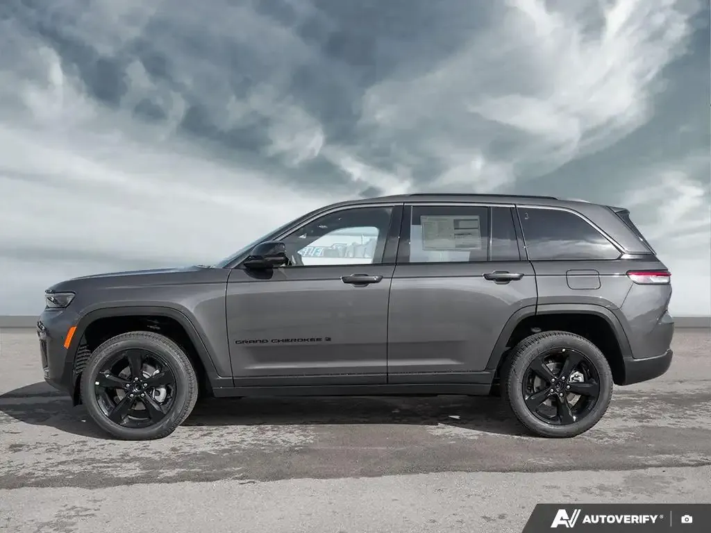 Jeep Grand Cherokee 2026 photo 3