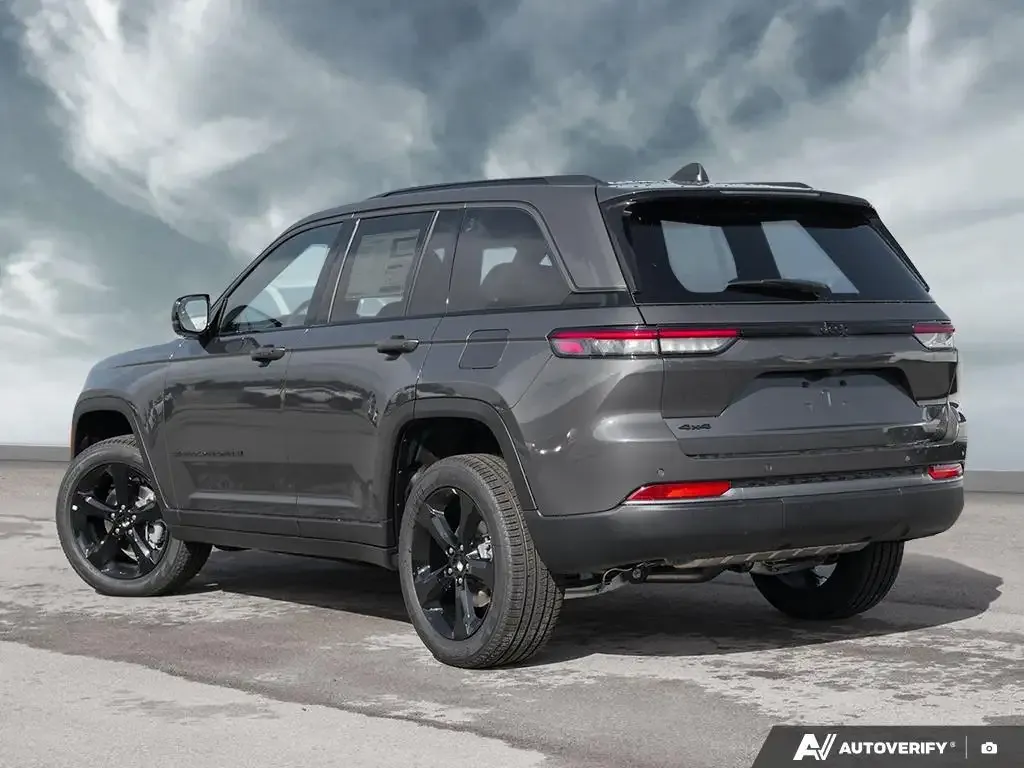 Jeep Grand Cherokee 2026 photo 4