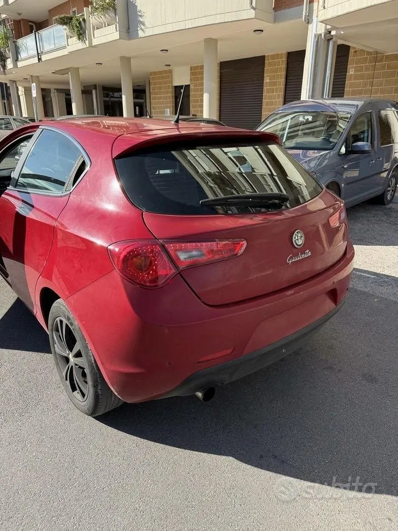 Alfa Romeo Giulietta 2012 photo 2