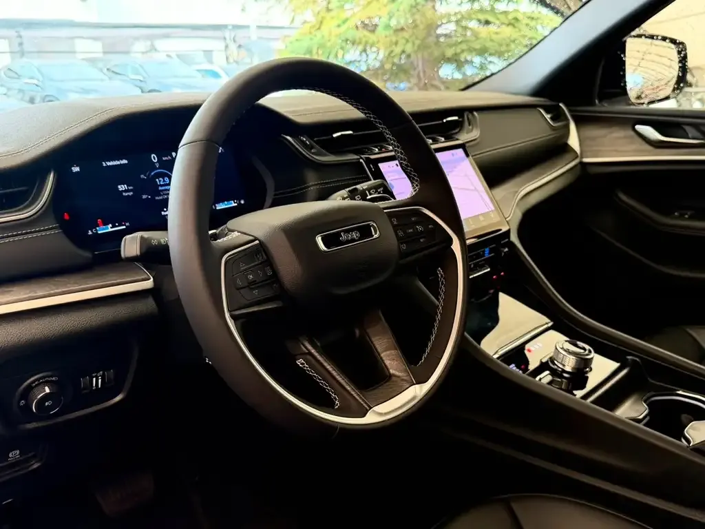 Jeep Grand Cherokee 2025 photo 5