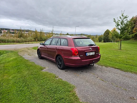 Toyota Avensis 2005 photo 4