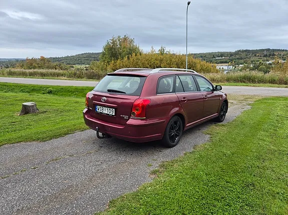 Toyota Avensis 2005 photo 3