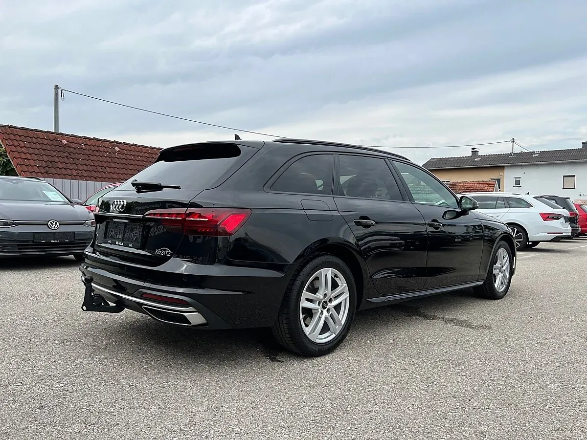 Audi A4 2023 photo 3