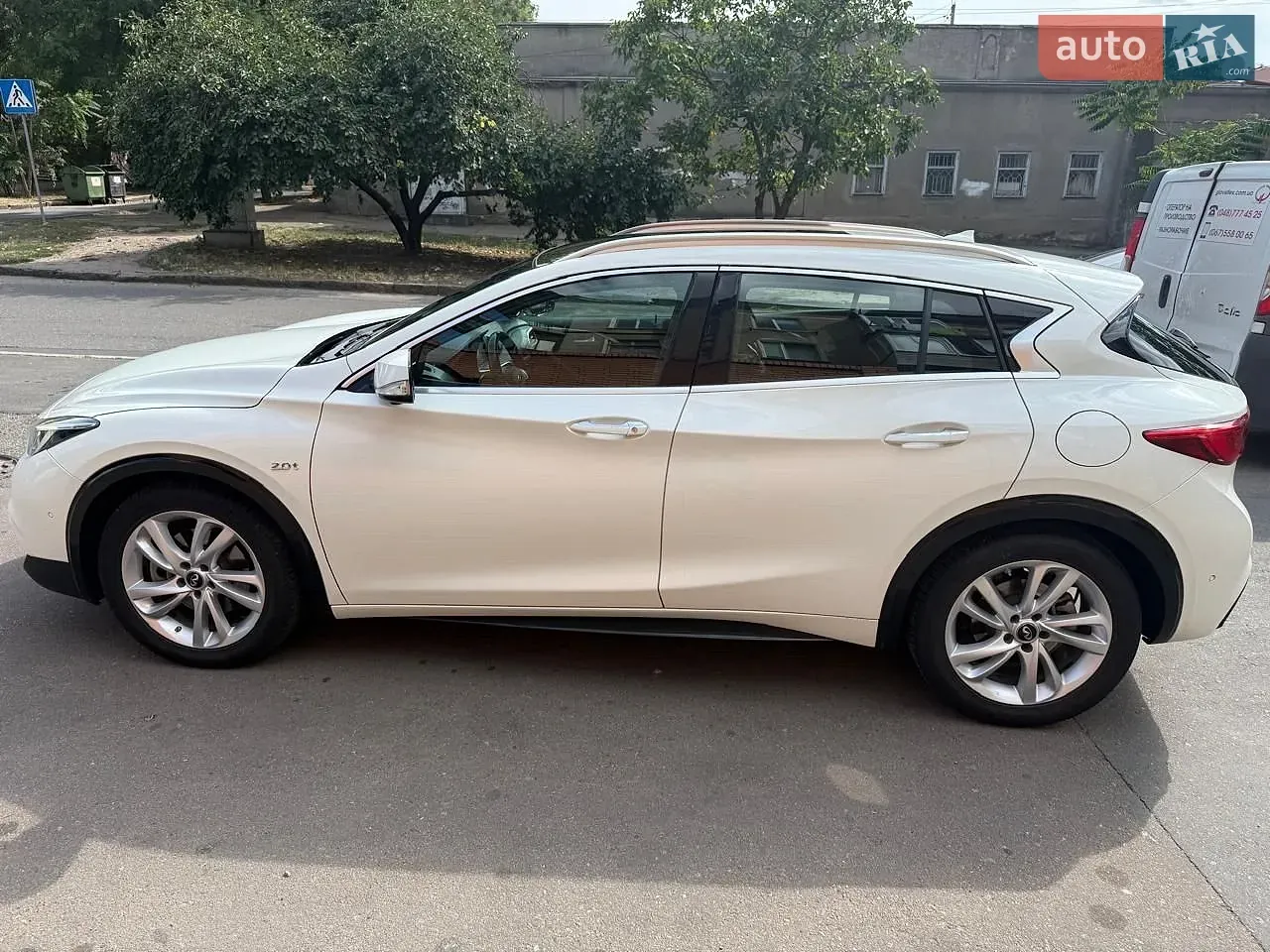 Infiniti Qx30 2018 photo 2