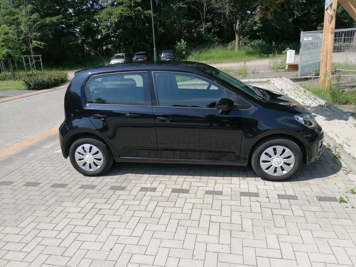 Volkswagen Up 2020 photo 2