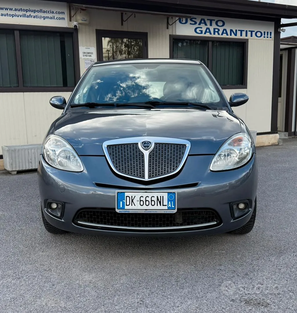 Lancia Ypsilon