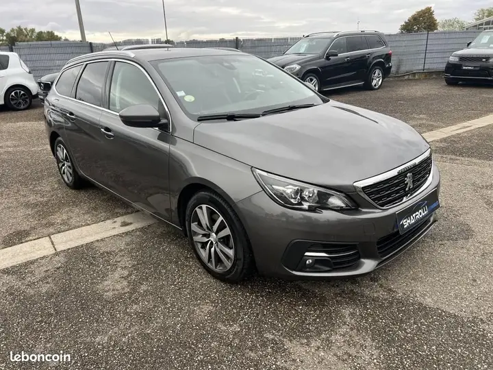 Peugeot 308 2019 photo 2