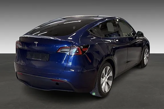Tesla Model Y 2023 photo 3