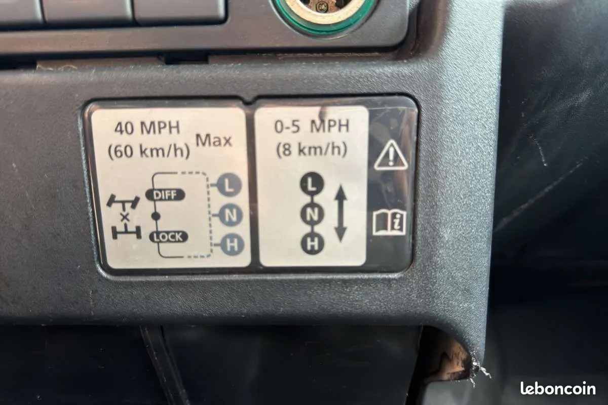 Land Rover Defender 2014 photo 4