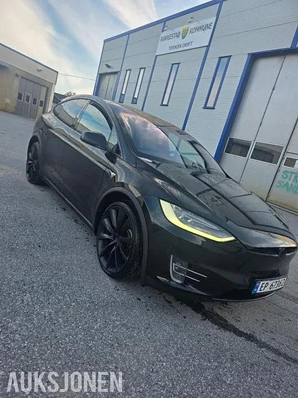 Tesla Model X 2018 photo 3