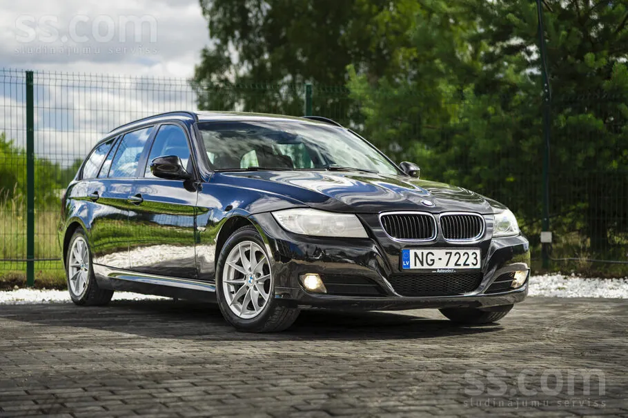 BMW 318 2010 photo 3