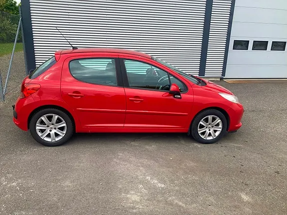 Peugeot 207 2008 photo 2