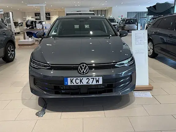 Volkswagen Golf I 2026 photo 2