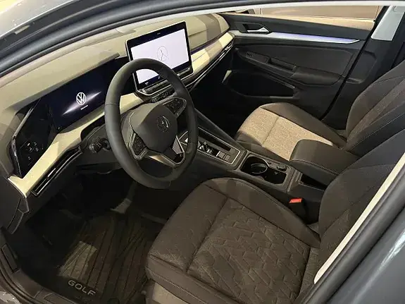 Volkswagen Golf I 2026 photo 4