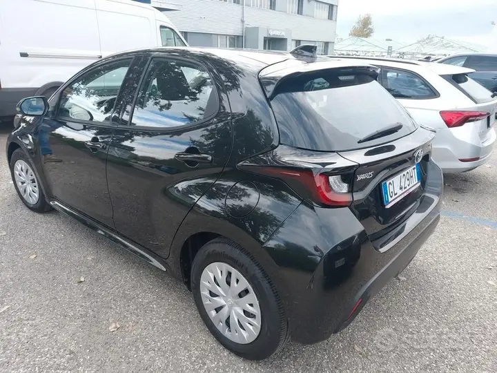 Toyota Yaris 2022 photo 3