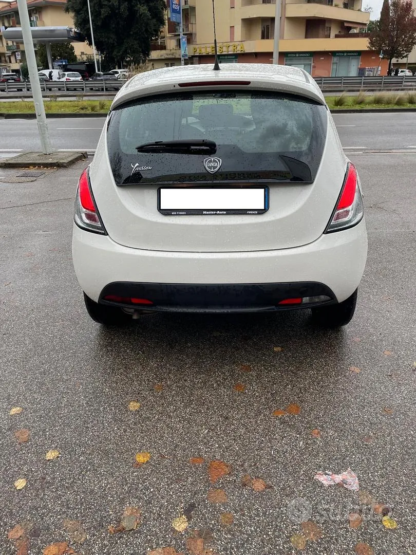 Lancia Ypsilon 2018 photo 2