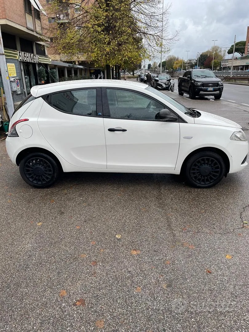 Lancia Ypsilon 2018 photo 4